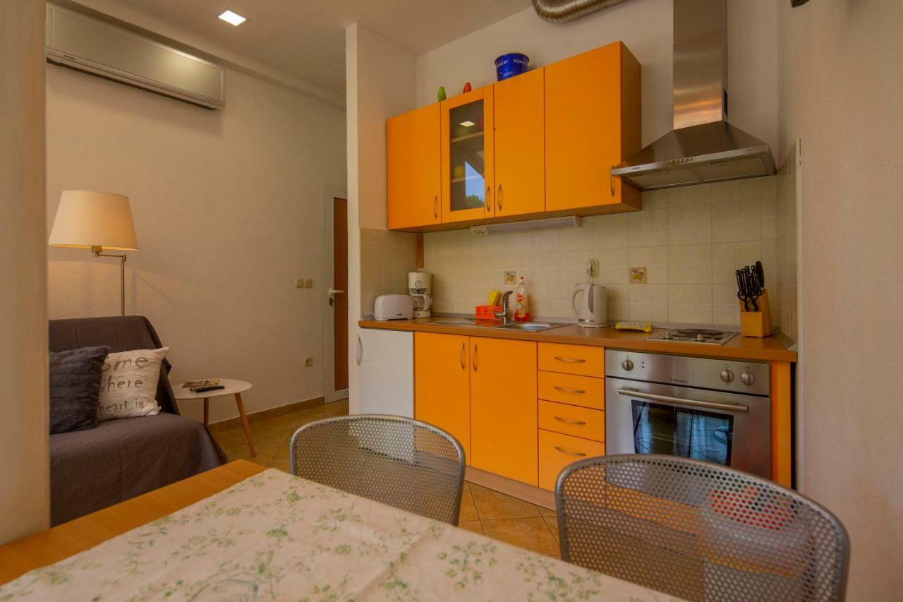 Vila Niko Apartment Макарска Екстериор снимка