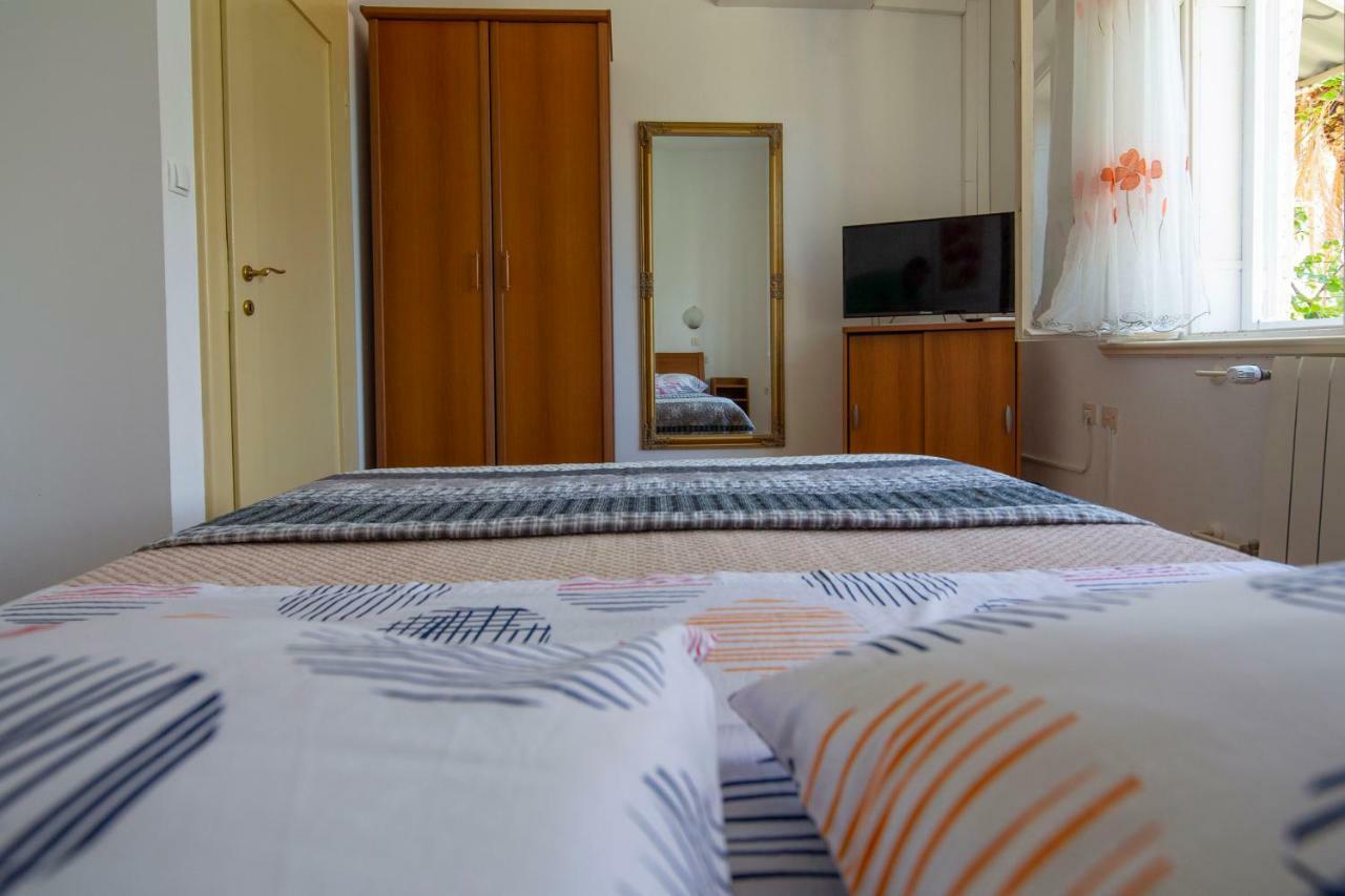 Vila Niko Apartment Макарска Екстериор снимка